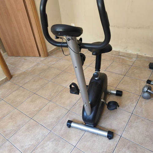 Exercise bike used with eight training levels