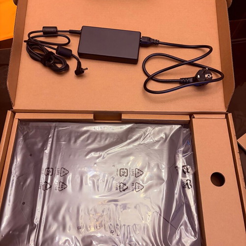 MSI Bravo 17 C7VFK laptop new, AMD Ryzen 7, RTX 4060, 16GB RAM, 1TB SSD