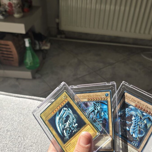 Yu-Gi-Oh! 3x Blue-Eyes White Dragon Ultra Rare Set new with magnetic cases