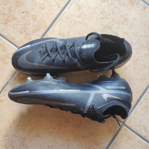 Nike Phantom GT2 Elite SG-Pro AC football shoes new with metal studs