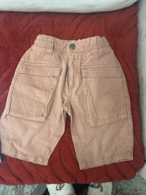 Zara shorts like new for 5-6 years old, green