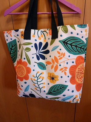 Shoulder bag with design