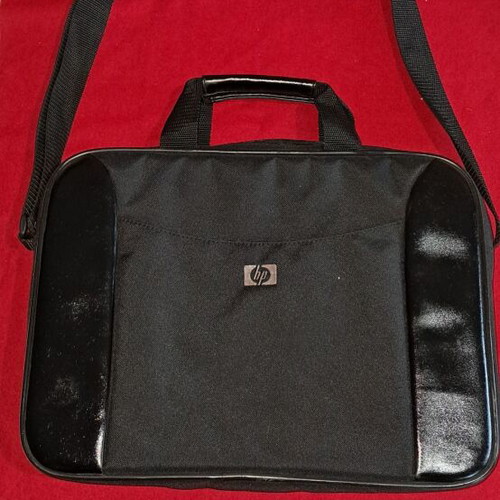 HP laptop shoulder bag like new, black