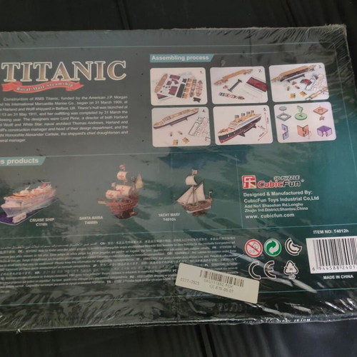 3D Puzzle Titanic CubicFun T4012h like new, 35 pieces