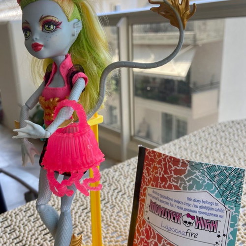 Monster High Freaky Fusion Lagoonafire doll used with diary and accessories