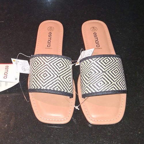 Esmara flip flops new, size 36, black and beige