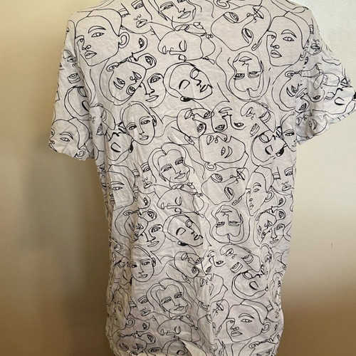 T-shirt with abstract patterns size M