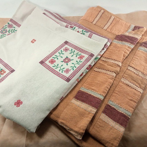 Rectangular cotton tablecloths used, pack of two