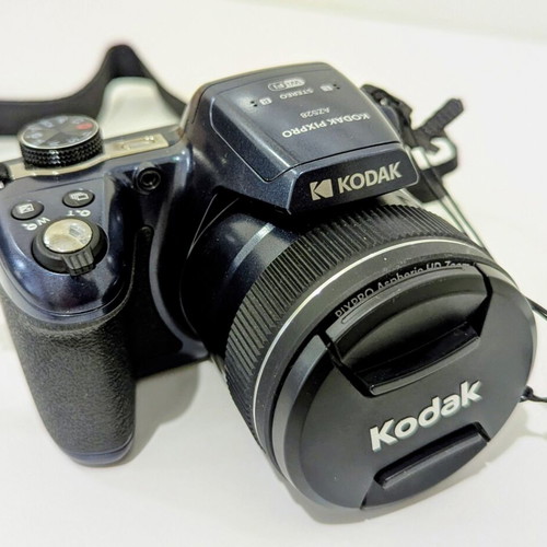 Kodak PIXPRO AZ528 Ultrazoom 52x digital compact camera like new