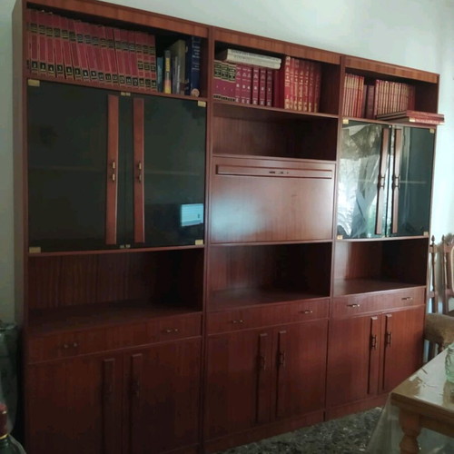 Wall Unit like new, dimensions 2.56x2.20x0.40 m