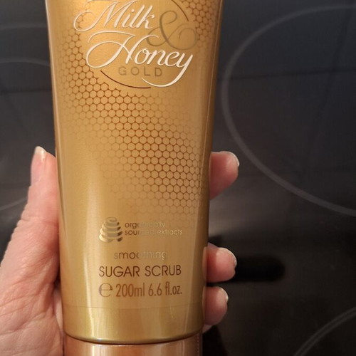 Milk & Honey Gold Sugar Scrub new, body exfoliant