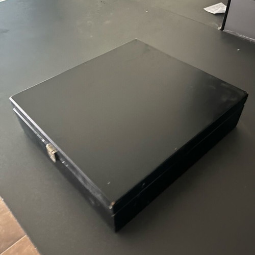 Lipton case 12 slots black like new