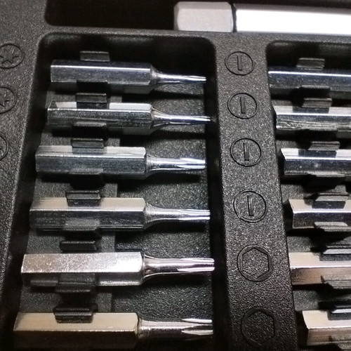 Small screwdrivers set with 24 bits new in case