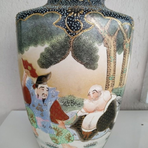 Satsuma Japanese handmade vase like new