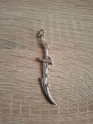 Silver 925 sword pendant like new
