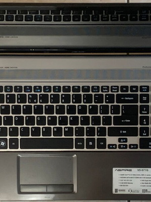 Acer Aspire V3-571G 15.6" Laptop for Parts, Used