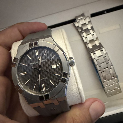 Maurice Lacroix Aikon Automatic Date 42 mm watch like new