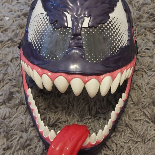 Venom Mask like new with head strap