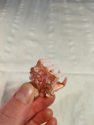 Small pink hair claw like new with rhinestones