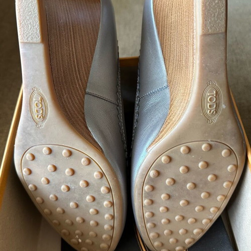 Tod’s platforms used, grey-silver, size 38.5