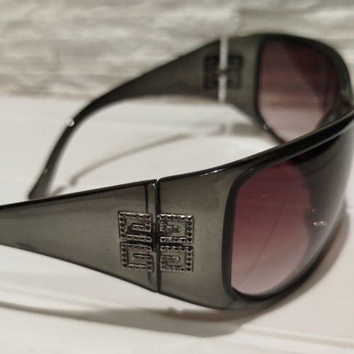 Givenchy SGV 446 sunglasses brown like new, authentic