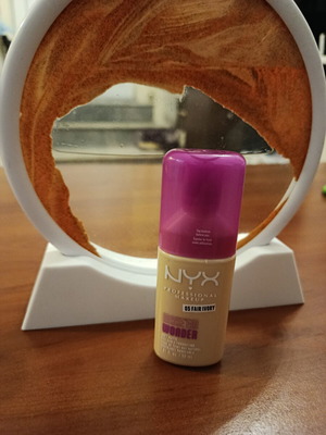 NYX Make 'Em Wonder Foundation 05 Fair Ivory like new