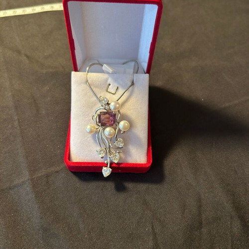 Vintage silver 925 necklace like new, pink and white