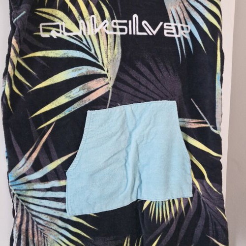Quiksilver unisex poncho beach towel with hood, tropical design