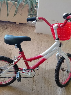 Children's bicycle used for boys 6-10 years, city type, white