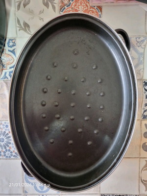 Roasting pan slightly used
