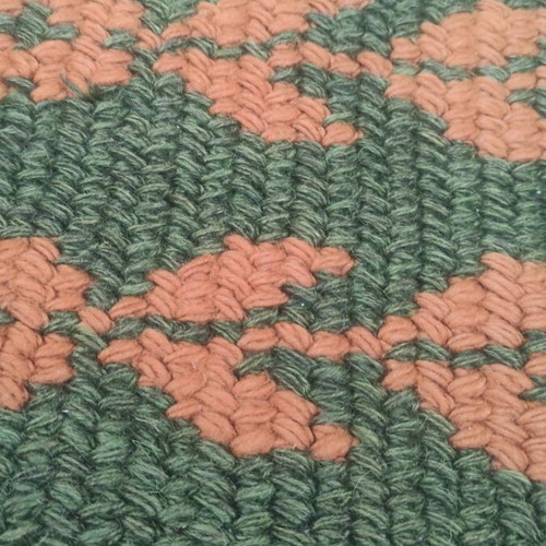 Knitted wool rug like new