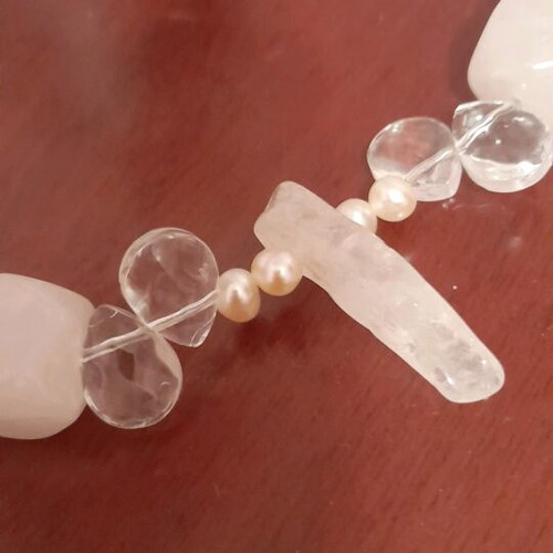 Necklace 60cm with freshwater pearls and opalites like new