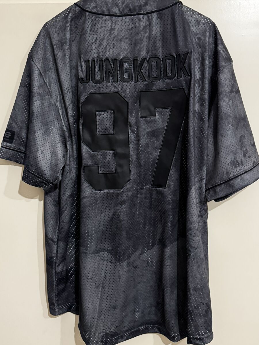 BTS Jungkook 97 Baseball Jersey size XL… - € 120,00 - Vendora.cy
