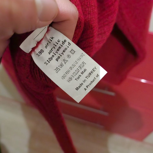 Women's Oversize Red Sweater like new, sizes S and M