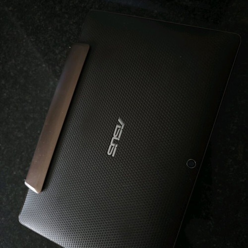 Asus Transformer 2 in 1 Tablet with Keyboard Dock and Hudle Tablet
