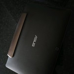 Asus Transformer 2 σε 1 tablet με βάση πληκτρολογίου και Hudle tablet