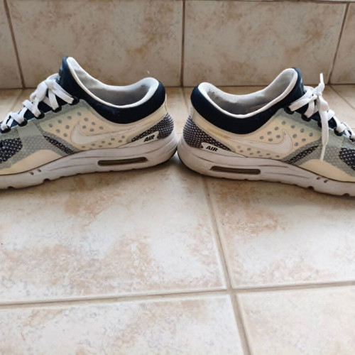 Nike Air Max used black and white sneakers size 46