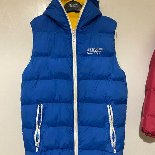 NewYork58 Sleeveless Jacket like New, Size M, Blue and Yellow