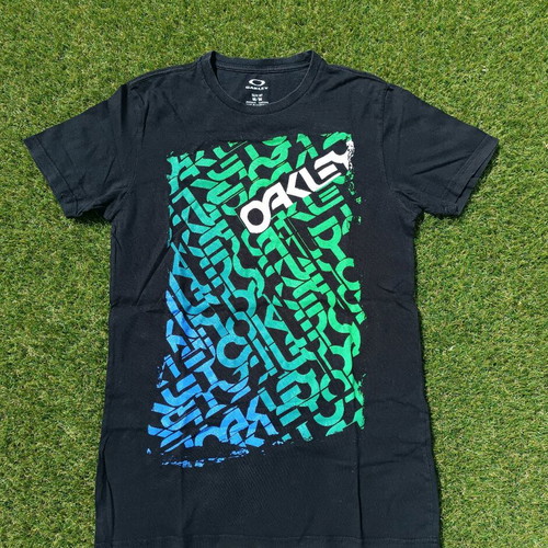 Oakley vintage black t-shirt like new, medium slim fit