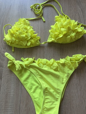 Swimsuit yellow phosphorescent like new, European size M/L, Italian 46