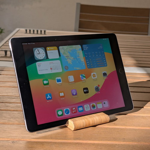 Apple iPad 6th generation 128GB Cellular 4G