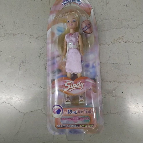 Sindy Petite doll new with bracelet, height 18cm