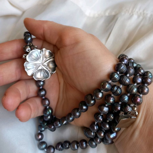 Black Pearls Necklace vintage used