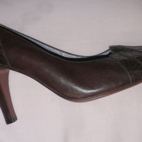 Leather brown pumps new, size 36, Greek made
