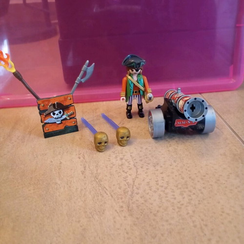 Playmobil Pirate with Cannon in Green Case new