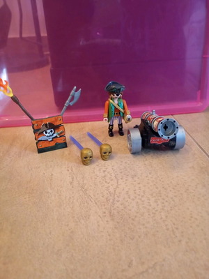 Playmobil Pirate with Cannon in Green Case new