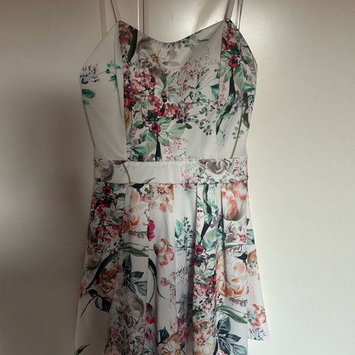 One-piece shorts like new, white and multicolor, adjustable straps
