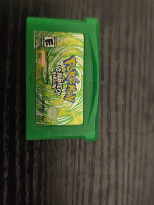 Pokémon LeafGreen Version Nintendo Game Boy Advance cartridge like new