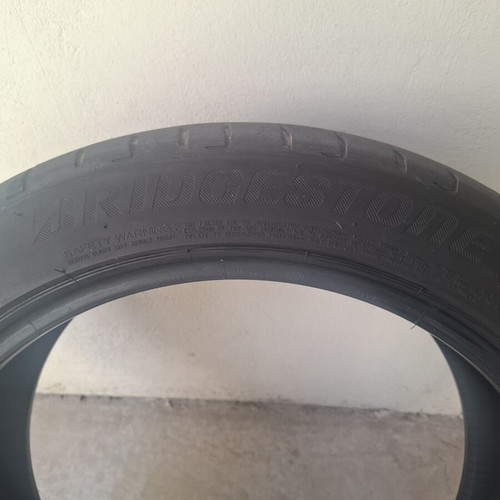 Car tires like new, set of 4, sizes 275/40/19 rear and 245/45/19 front