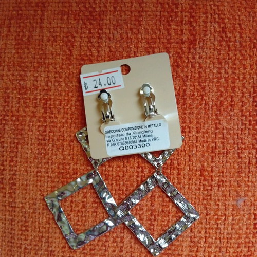 Earrings Rhombus hammered design with clips new, silver color